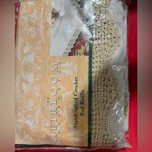 🌟BRAND NEW🌟 Queen size cream/Ivory crochet trimmed bed skirt.